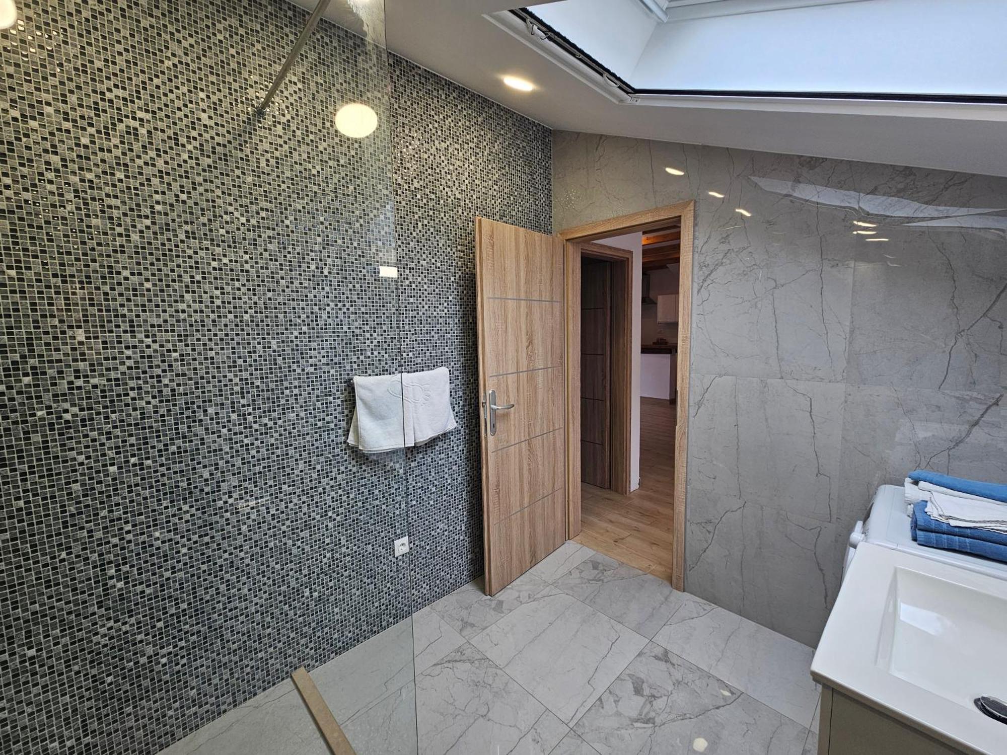 Gruz Hideaway